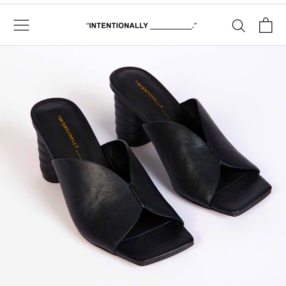 Intentionally Blank Kamika size 6 black
